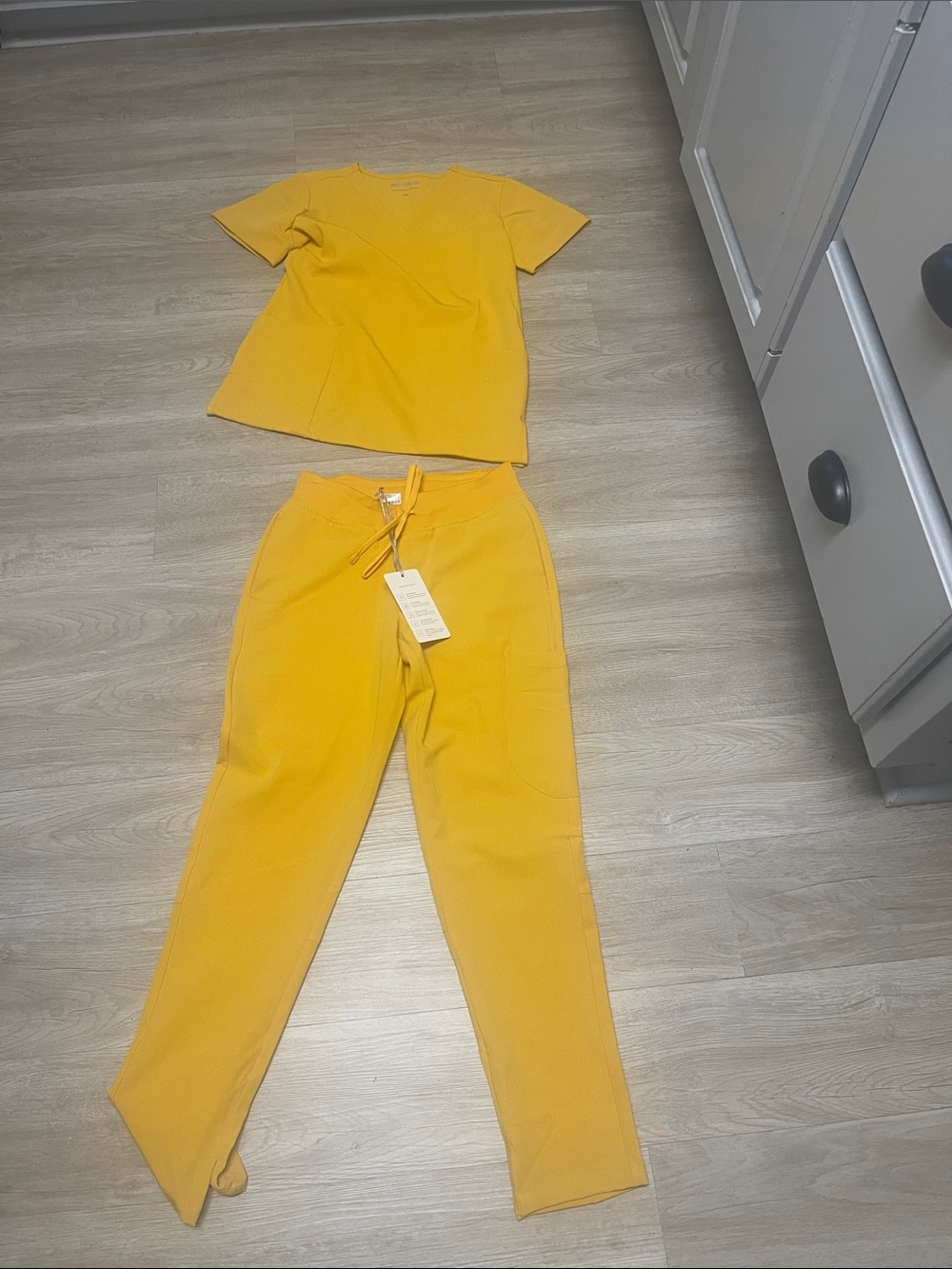 Mandala Honey Women's V-Neck Short Sleeve Top in Yellow and pants set - Picture 4 of 4